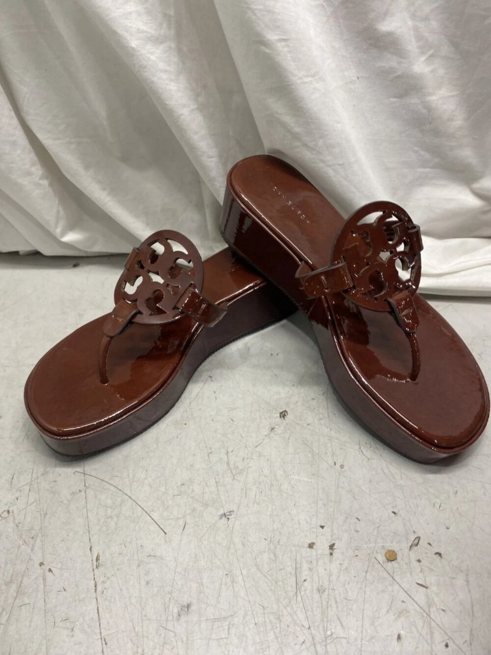 NEW TORY BURCH Miller Wedge 25MM Patent Leather Russet Brown US W6.5 - Picture 10 of 11